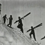 Skifahrer am Aufstieg auf den Arlberg